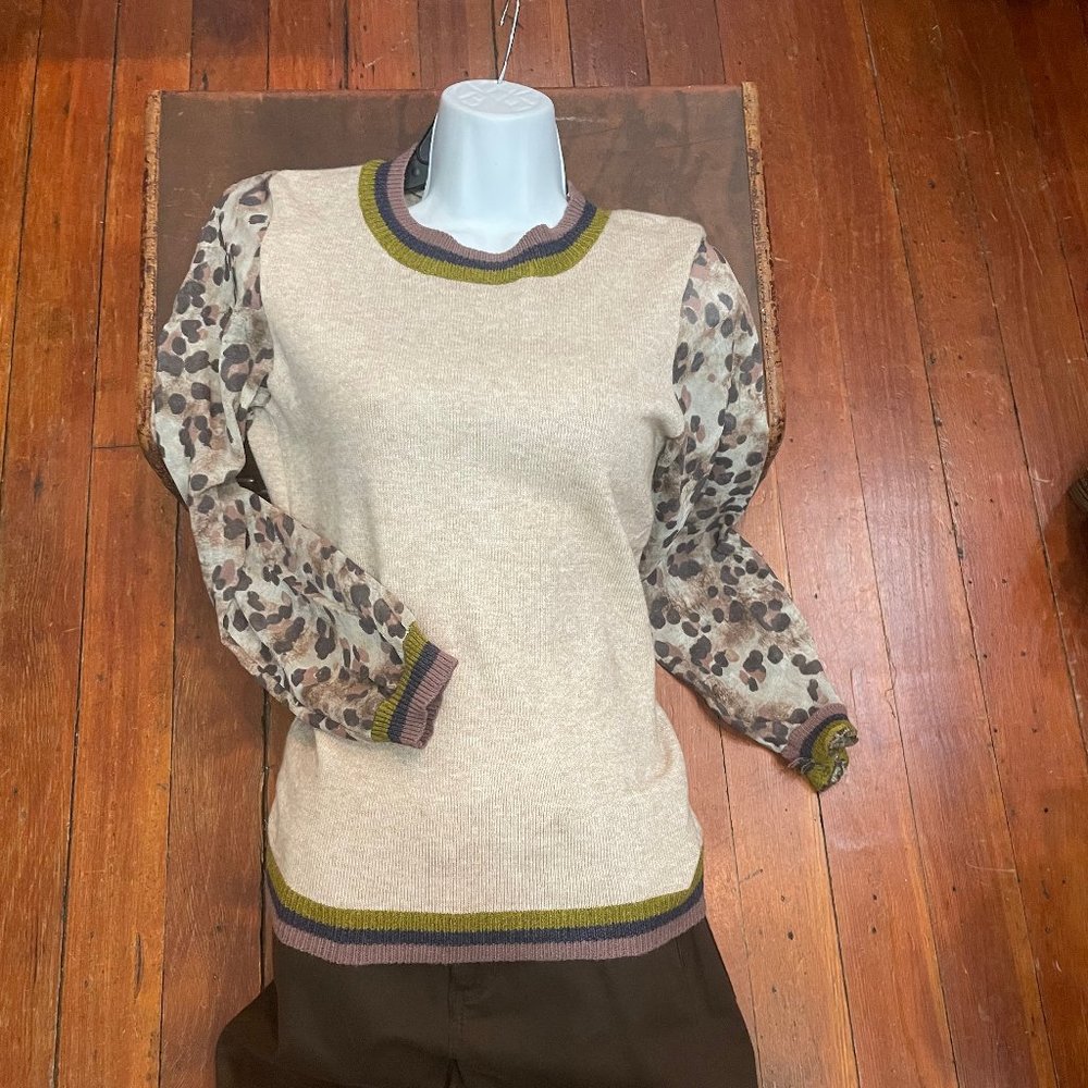 Mystree sweater NWT